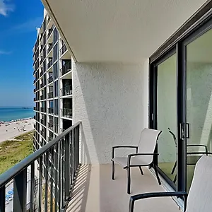 https://edgewater-tower-iii-607.panamacity-beachhotels.com